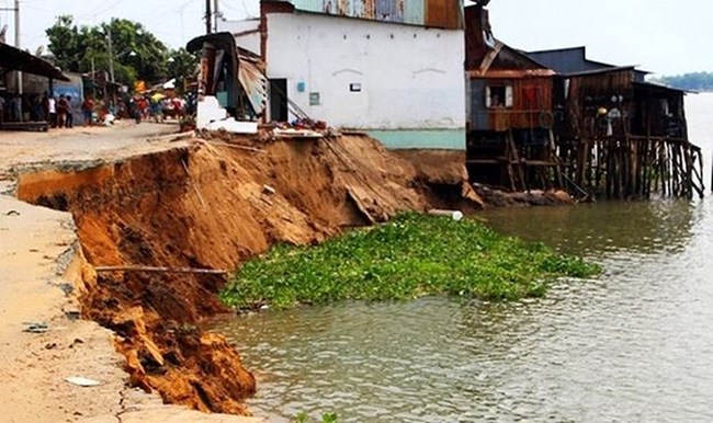 Nan giải tình trạng sạt lở bờ biển ở đồng bằng sông Cửu Long (18/7/2018)